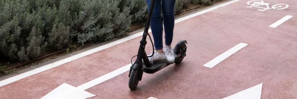 ¿Por donde tiene que circular un patinete eléctrico?