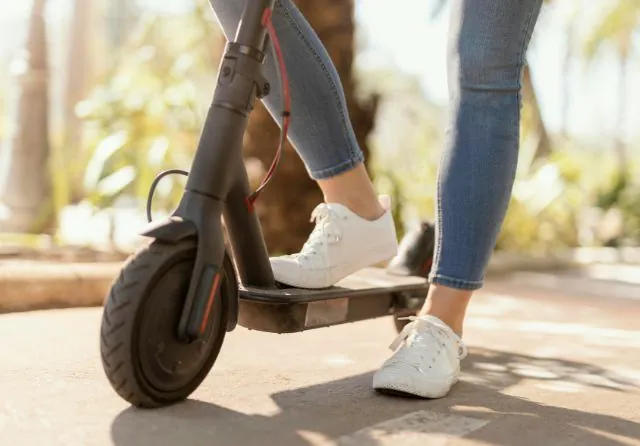 Saber por donde hay que circular con el patinete eléctrico en España